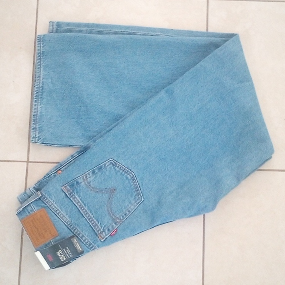 New Levi Ribcage Wide Leg Medium Wash Jeans 26x32